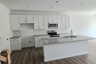 605 Autumn Lk Rd, Simpsonville, SC 29681 - Photo 2