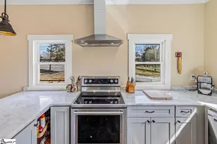 314 Depot St, Campobello, SC 29322 - Photo 16