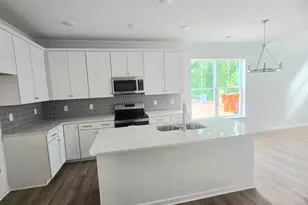 601 Autumn Lk Rd, Simpsonville, SC 29681 - Photo 2