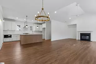 101 E C Ave, Easley, SC 29640 - Photo 8