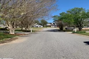 27 Acklen Dr, Simpsonville, SC 29681 - Photo 4