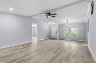 314 Green Oak Dr, Wellford, SC 29385 - Photo 4