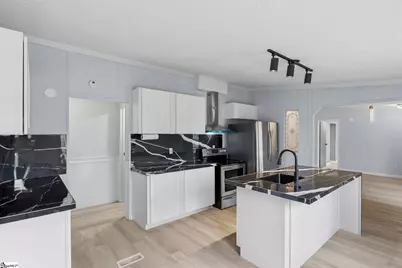 314 Green Oak Drive, Wellford, SC 29385 - Photo 8