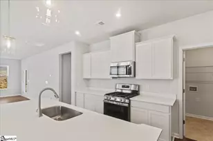 1841 Berkshire Ln, Spartanburg, SC 29303 - Photo 4