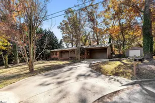 310 Cardinal Dr, Taylors, SC 29687 - Photo 2