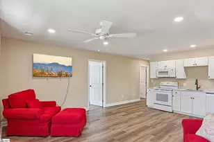 111 W Crawford St, Landrum, SC 29356 - Photo 4