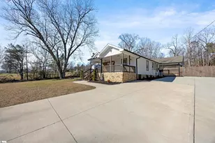 2016 Edwards Lake Rd, Greer, SC 29651 - Photo 4