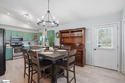 237 Upland View Drive, Boiling Springs, SC 29316 - Photo 6