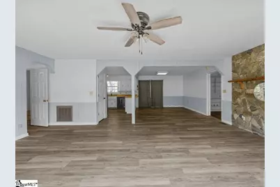 719 S Howard Avenue, Landrum, SC 29356 - Photo 8