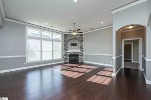 215 McCloud Ct, Spartanburg, SC 29301 - Photo 10