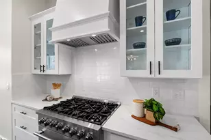 6910 Mountain View Rd, Taylors, SC 29687 - Photo 10