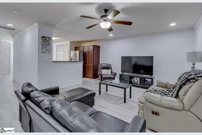 1122 E Lee Road, Taylors, SC 29687 - Photo 2