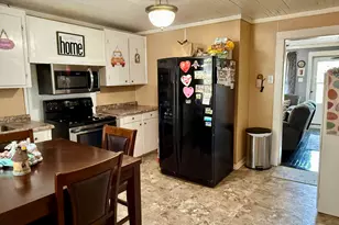 131 Montpelier St, Gaffney, SC 29340 - Photo 6