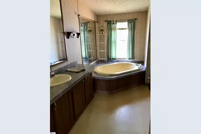 3724 Fairview Road, Fountain Inn, SC 29644 - Photo 12