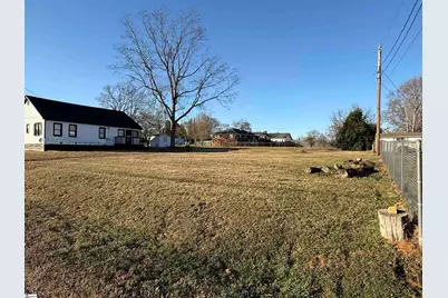 211 Pine Street, Reidville, SC 29375 - Photo 6