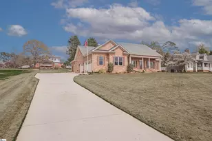 109 Fairway Dr, Pickens, SC 29671 - Photo 2