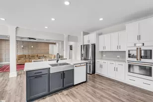 304 Carriage Hl Dr, Easley, SC 29642 - Photo 16