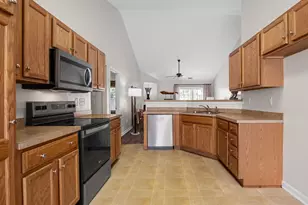 128 Dellwood Dr, Spartanburg, SC 29301 - Photo 6