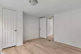 399 Meadowland Dr, Fountain Inn, SC 29644 - Photo 10