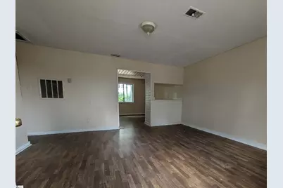 802 A/B Kings Court, Greenwood, SC 29646 - Photo 2