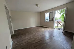 802 Kings Ct, Greenwood, SC 29646 - Photo 8