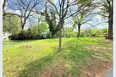 403 W Centennial Street, Clinton, SC 29360 - Photo 2