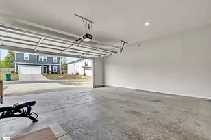 404 Roderick Ln, Greenville, SC 29605 - Photo 48