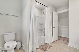 404 Roderick Ln, Greenville, SC 29605 - Photo 32