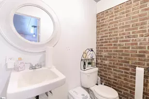 300 Elmwood St, Easley, SC 29642 - Photo 6