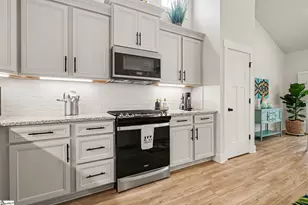 605 Sunwater Dr, Duncan, SC 29334 - Photo 18