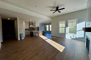 313 Ever Silvers Ln, Taylors, SC 29687 - Photo 4