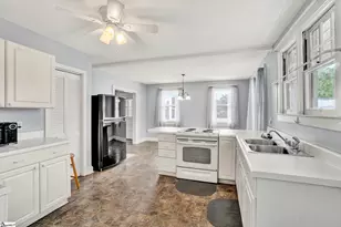 201 Pine St, Clinton, SC 29325 - Photo 4