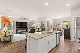 135 Lavinia Cir, Duncan, SC 29334 - Photo 6