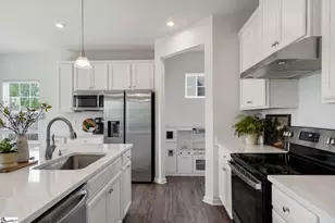 8 Wiltshire Cir, Easley, SC 29642 - Photo 10