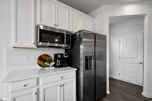 8 Wiltshire Cir, Easley, SC 29642 - Photo 12