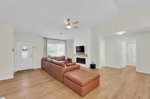 466 Pleasant Green Dr, Inman, SC 29349 - Photo 2