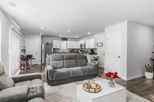 304 Burgess Ln, Williamston, SC 29697 - Photo 8