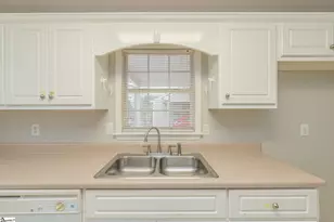 215 E Middlebury Ln, Aiken, SC 29803 - Photo 10