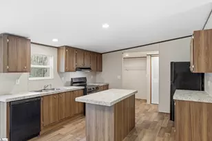 566 Connelly Rd, Pickens, SC 29671 - Photo 8