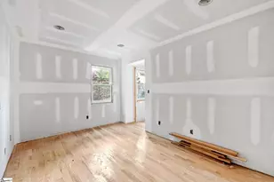 105 Vannoy St, Greenville, SC 29601 - Photo 10