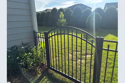 330 Belle Oaks Drive, Simpsonville, SC 29680 - Photo 2