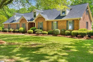 304 Dixon St, Clinton, SC 29325 - Photo 1