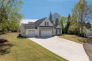 405 Pearle Brook Ln, Taylors, SC 29687 - Photo 2