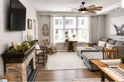 100 E Washington Street #Apt 32, Greenville, SC 29601 - Photo 6