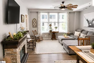 100 E Washington St, Greenville, SC 29601 - Photo 6