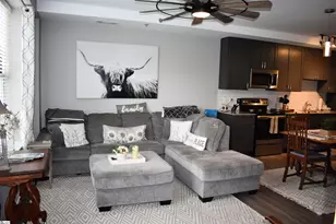 100 E Washington St, Greenville, SC 29601 - Photo 8