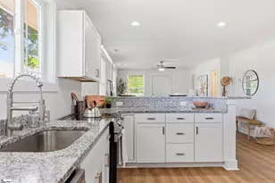 19 Jamison St, Greenville, SC 29611 - Photo 8