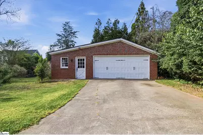 305 E Faris Road, Greenville, SC 29605 - Photo 2