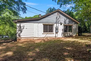 706 Marietta St, Gaffney, SC 29340 - Photo 2