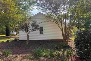 385 Wall St, Campobello, SC 29322 - Photo 6